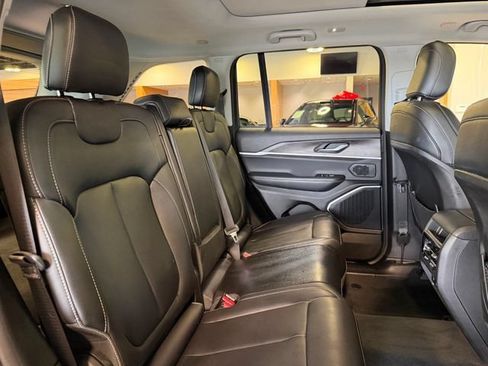 Used 2023 Jeep Grand Cherokee 4WD 4xe image 22
