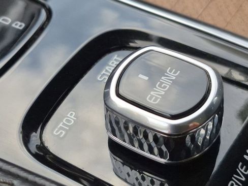 Used 2017 Volvo XC90 T8 Inscription w/ Vision Package image 29