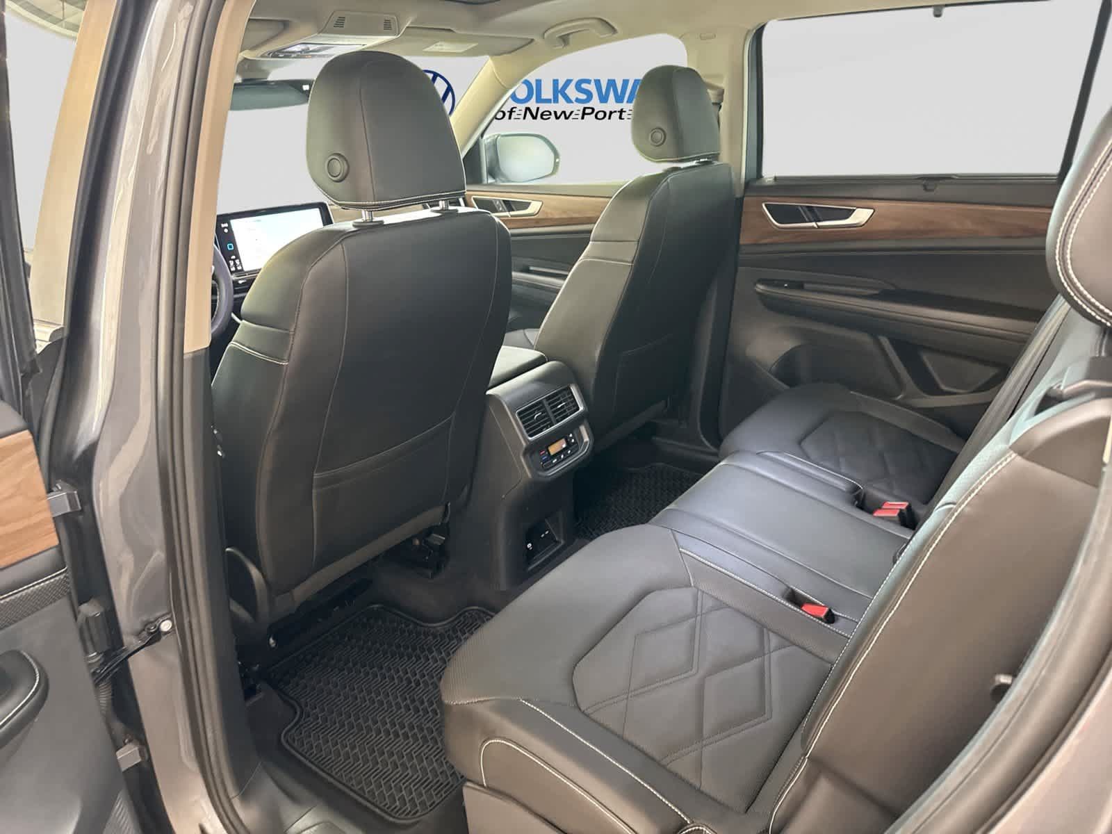 Used 2024 Volkswagen Atlas SE FWD image 24