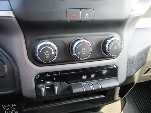Used 2024 RAM 3500 Big Horn AWD/4WD image 28