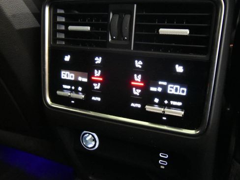 Used 2021 Porsche Cayenne GTS image 29