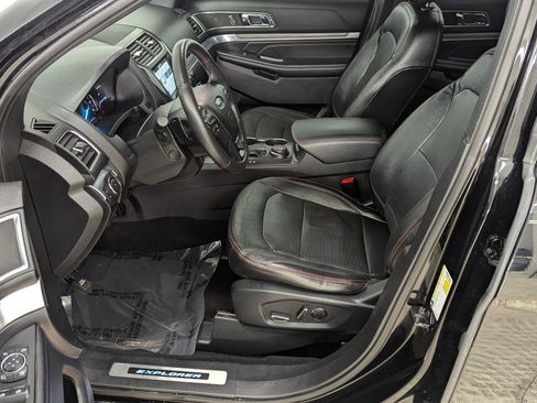 Used 2018 Ford Explorer Sport w/ Equipment Group 401A image 5