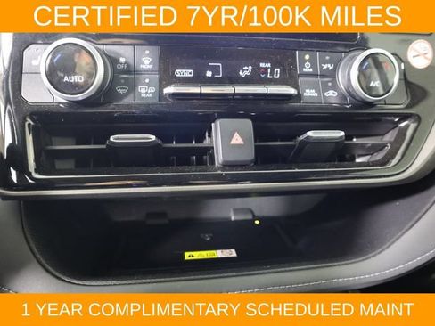 Used 2023 Toyota Highlander XLE FWD image 49