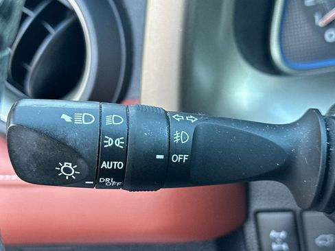 Used 2014 Toyota RAV4 Limited w/ Technology Package image 37