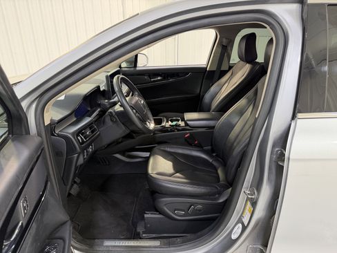 Used 2021 Lincoln Nautilus FWD image 10