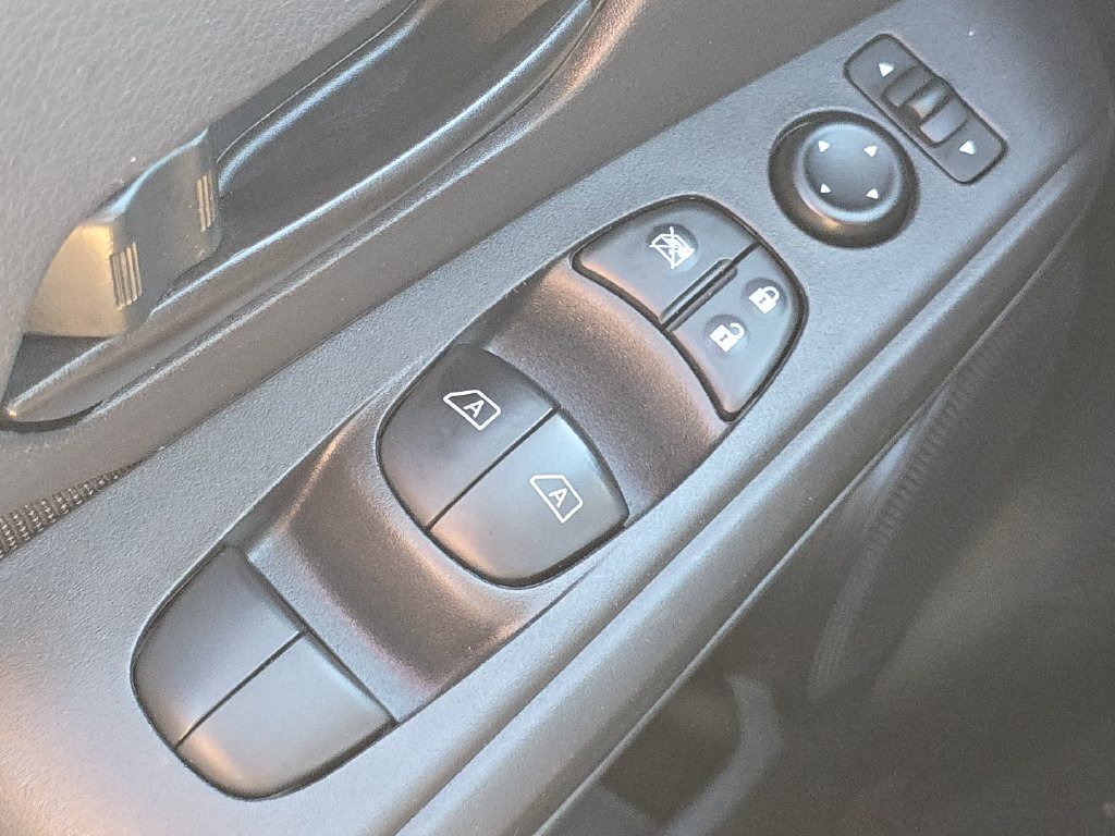 Used 2021 Nissan Kicks S FWD image 24