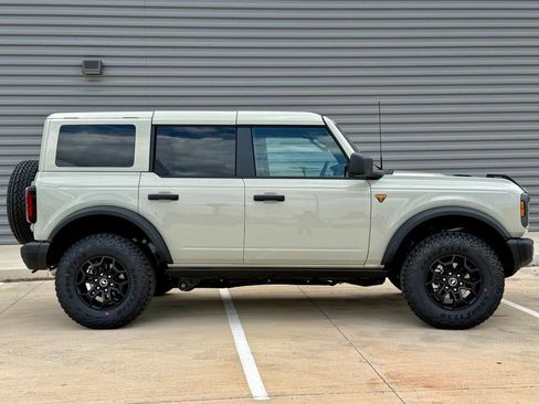 New 2026 Ford Bronco Badlands AWD/4WD image 2