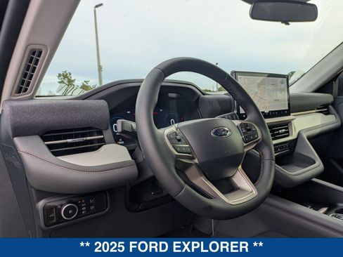 New 2025 Ford Explorer Active w/ Active Comfort Package image 30