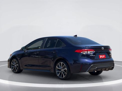 Used 2020 Toyota Corolla SE w/ SE Premium Package FWD image 3