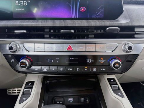 Used 2024 Kia Telluride SX Prestige AWD/4WD image 18