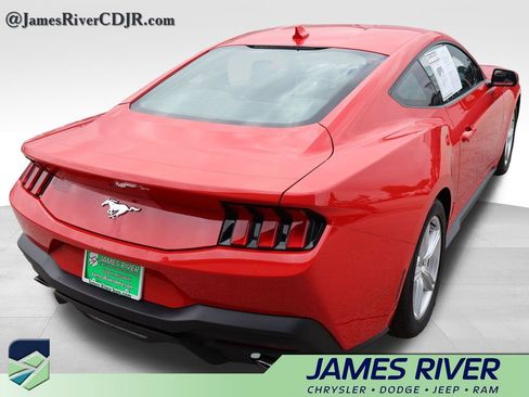 Used 2026 Ford Mustang Premium RWD image 5