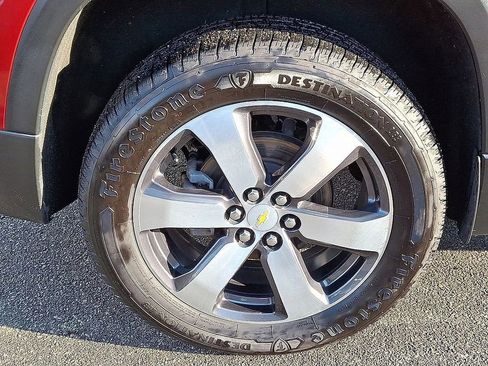 Used 2022 Chevrolet Traverse LT w/ LT Premium Package image 10