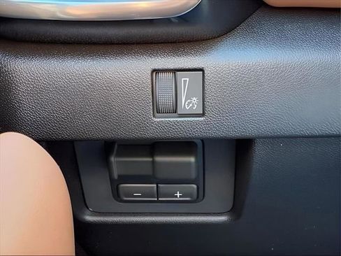 Used 2026 GMC Canyon AT4 w/ Off-Road Front Bumper Package image 22