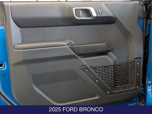 Certified 2025 Ford Bronco Badlands AWD/4WD image 9