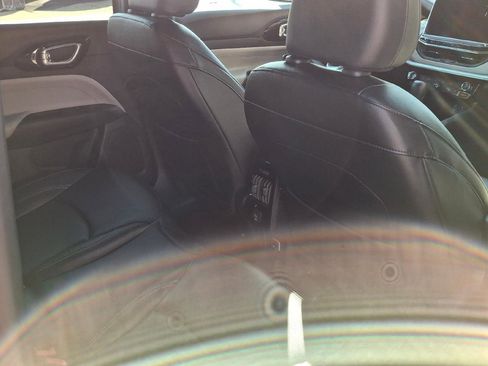 Used 2025 Jeep Compass Limited AWD/4WD image 10
