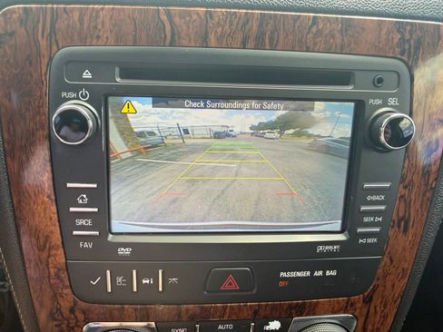 Used 2014 Chevrolet Traverse LT FWD image 18