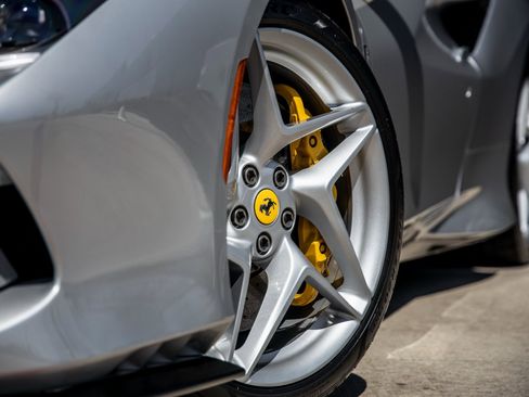Used 2022 Ferrari F8 Tributo image 19
