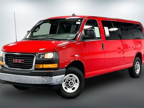 Used 2025 GMC Savana 3500 LT w/ LT Preferred Equipment Group RWD image 3