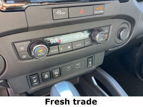 Used 2024 Nissan Frontier SV w/ SV Convenience Package image 13