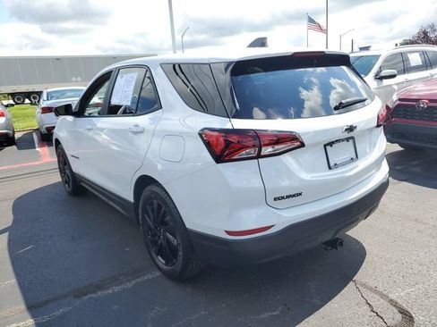 Used 2024 Chevrolet Equinox LS w/ LS Convenience Package FWD image 3
