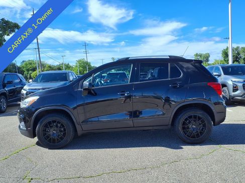 Used 2018 Chevrolet Trax Premier w/ Midnight Edition AWD/4WD image 9