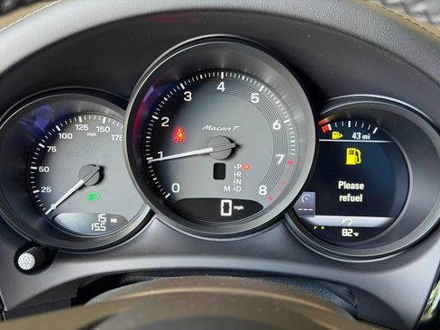 New 2026 Porsche Macan Turbo AWD/4WD image 18
