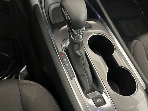 Used 2022 Chevrolet Malibu LT FWD image 32