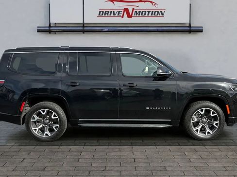 Used 2024 Jeep Wagoneer Series III w/ HD Trailer Tow Package image 3