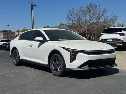 New 2026 Kia K4 LXS