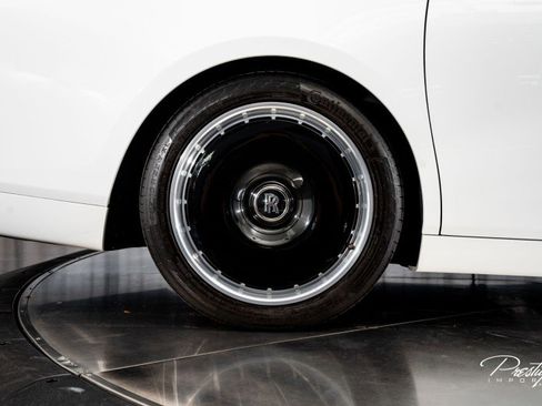 Used 2024 Rolls-Royce Phantom Sedan image 20