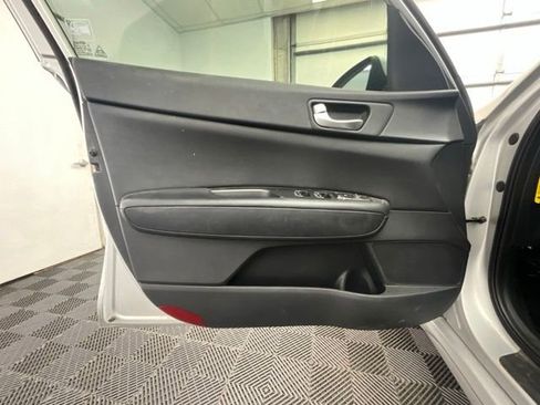 Used 2016 Kia Optima LX FWD image 11