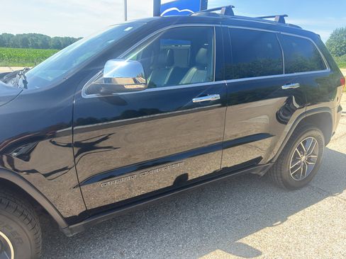 Used 2018 Jeep Grand Cherokee Limited AWD/4WD image 5