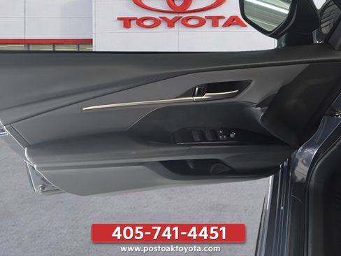 Used 2026 Toyota Camry SE w/ Convenience Package FWD image 9