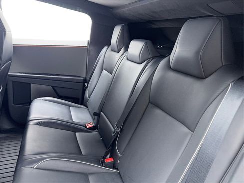 Used 2024 Tesla Cybertruck AWD Crew Cab image 39