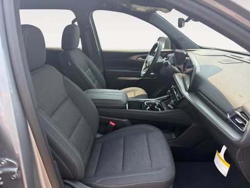 New 2026 Chevrolet Traverse LT w/ Enhanced Driving Package FWD image 15