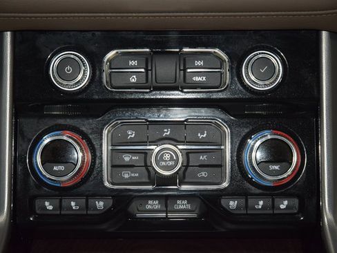 Used 2024 GMC Yukon XL Denali image 35