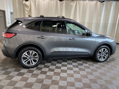 Used 2022 Ford Escape SEL w/ Technology Package AWD/4WD image 8