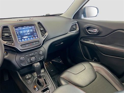 Used 2021 Jeep Cherokee Trailhawk w/ Comfort/Convenience Group image 23