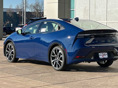 New 2026 Toyota Prius Plug-In Hybrid FWD image 6