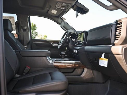 New 2026 GMC Sierra 1500 Elevation w/ Elevation Premium Package image 9