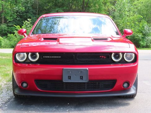 Used 2016 Dodge Challenger R/T Scat Pack w/ Leather Interior Group RWD image 4