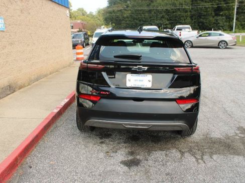 Used 2023 Chevrolet Bolt EUV LT w/ Convenience Package FWD image 5