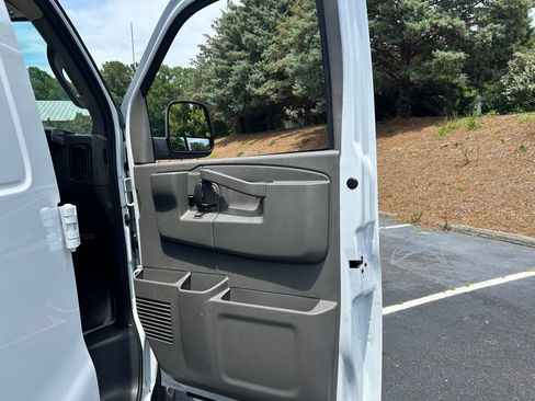 New 2026 Chevrolet Express 2500 Extended RWD image 47