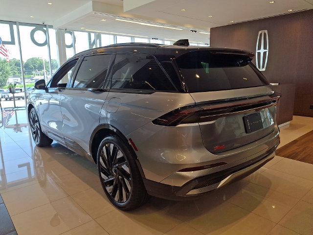 New 2026 Lincoln Nautilus Reserve w/ Jet Appearance Package AWD/4WD image 5