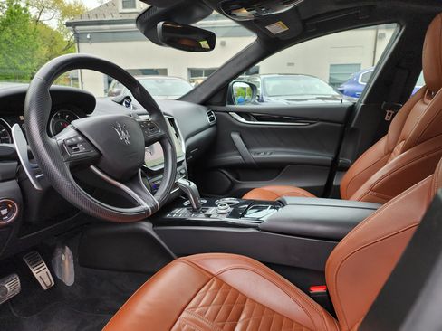 Used 2022 Maserati Ghibli Modena Q4 AWD/4WD image 8