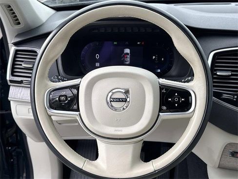 Used 2023 Volvo XC90 B6 Plus image 19