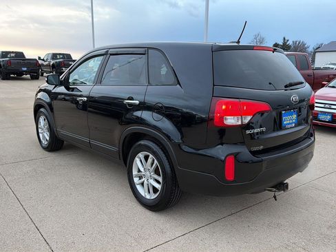 Used 2014 Kia Sorento LX image 8
