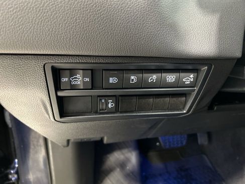 Used 2024 Toyota Tundra Limited image 11