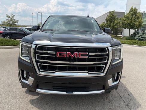 Used 2022 GMC Yukon SLT w/ SLT Luxury Package AWD/4WD image 2