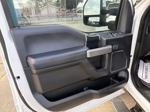 Used 2020 Ford F250 Platinum w/ FX4 Off-Road Package image 18